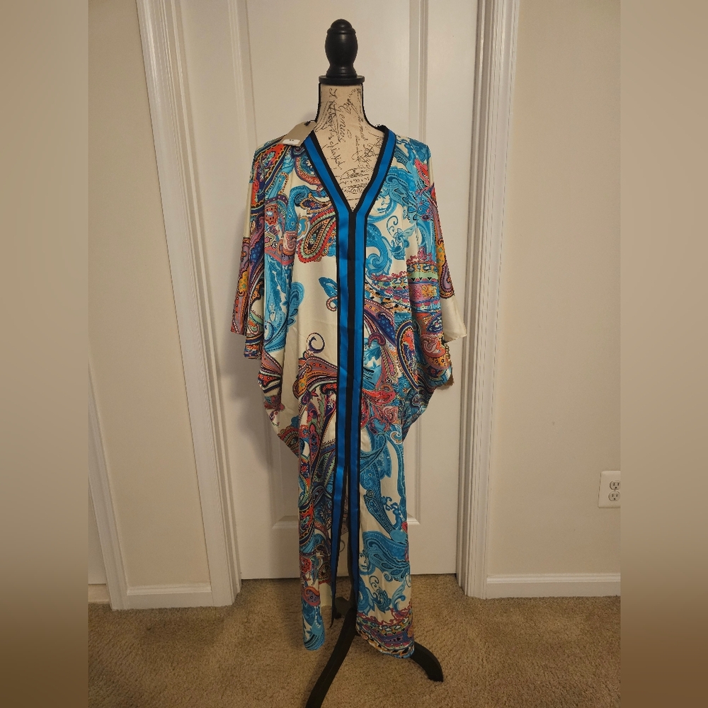 NEW V-neck kaftan dress with full cut bellow-the-elbow length sleeves.